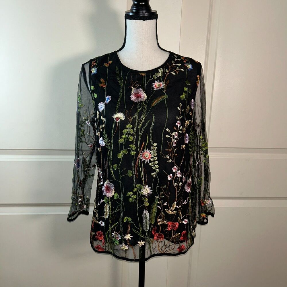 🟢 Entro Medium Black Sheer Floral Embroidered Blouse with Lace Up Back